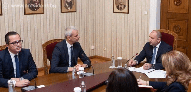 Румен Радев: Парламентарно представените партии носят отговорност за конструктивно и отговорно отношение към важните задачи пред Народното събрание