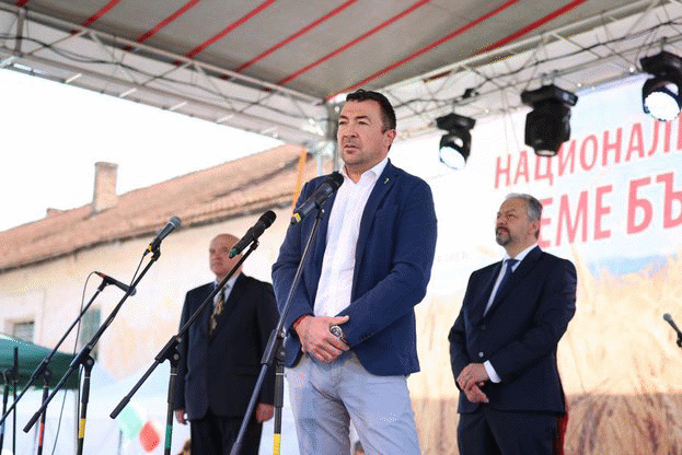 Заместник-министър Янчев откри 11-ия Национален фестивал „Семе българско“ в Севлиево