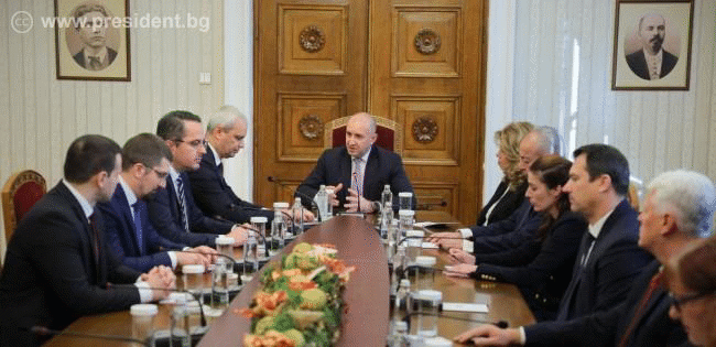 Държавният глава проведе консултации с представители на парламентарната група на „Възраждане“