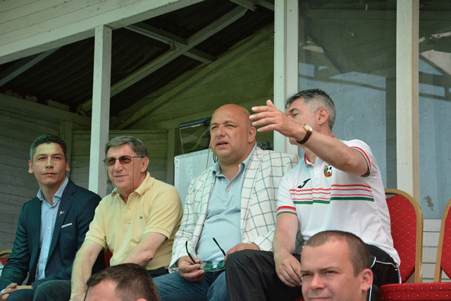 Кралев направи първа копка на спортен комплекс за 40 млн. лева край Каварна