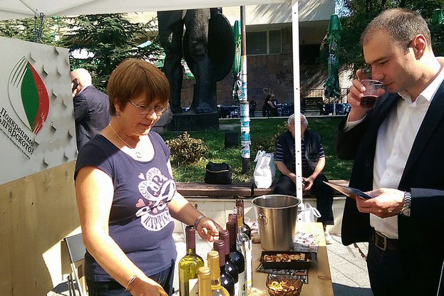 Снимки на заместник-министъра на земеделието и храните Свилен Костов от кампанията „ПОДКРЕПЯМЕ БЪЛГАРСКОТО“ в град Пазарджик