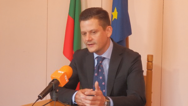 Димитър Маргаритов: „Придружавайте подаръчните ваучери за 8 март с напомнянето, че е необходима предварителна резервация за ползването им”