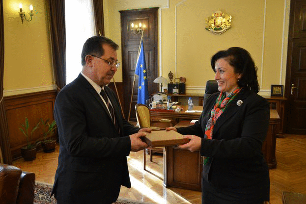 Снимки на министъра на земеделието и храните проф. д-р Христо Бозуков от встъпването му в длъжност