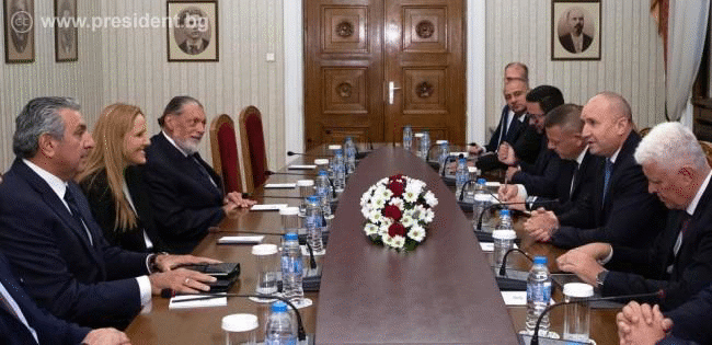 Румен Радев: България има интерес да използва в максимална степен възможностите си за пренос на природен газ към ЕС и нашия регион