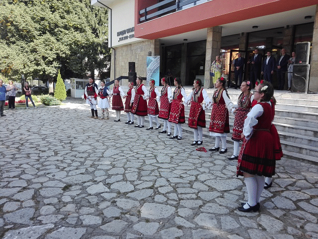 Зам.-министър Стоян Андонов участва в награждаването на победителите в проекта „10 причини да остана в моя град“