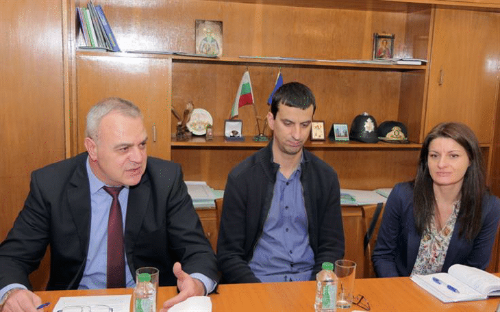 Заместник-министър Стефан Балабанов проведе работна среща с представители на електроразпределителните дружества