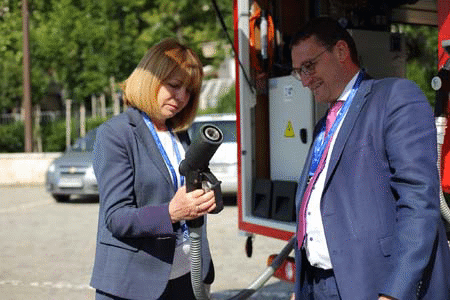 Фандъкова: "София проявява интерес към тестово използване на водороден автобус в градския транспорт"