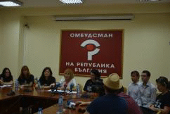 Омбудсманът Мая Манолова призова изпълнителната и законодателната власт да се включат в разискванията за Закона за личната помощ