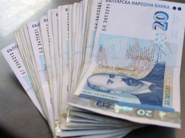 Задържан е служител по сигурността на Летище София