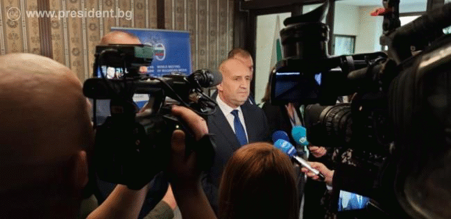 Румен Радев: Ако някой дължи отговори на българския народ за еврото, това са тези, които подадоха искане за извънреден конвергентен доклад