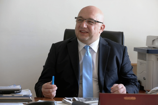 Министър Красен Кралев ще обсъди с привърженици новия закон за спорта