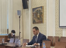 Министър Караниколов:  Увеличаваме подкрепата за микро и малки предприятия