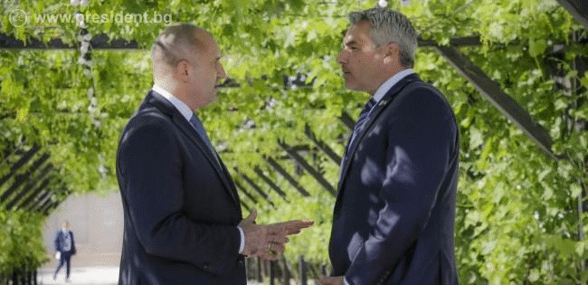 Президентът Румен Радев обсъди с федералния канцлер на Австрия Карл Нехамер засилването на двустранното сътрудничество с фокус върху охраната на външните граници и ЕС и борбата с нелегалната миграция
