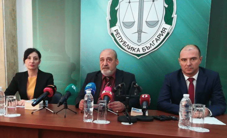 Районна прокуратура – Бургас повдигна обвинение на двама души обвинени в извършване на палеж на апартамент на бургаски фоторепортер