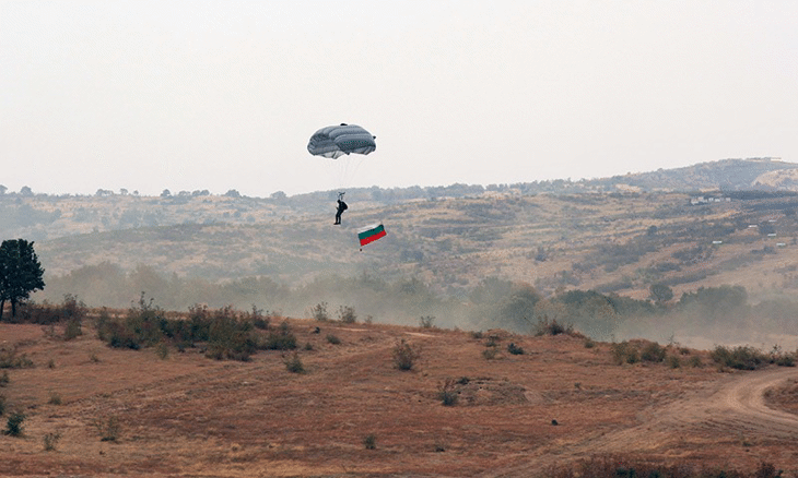 Военните парашутисти от Българската армия ще честват утре своя професионален празник