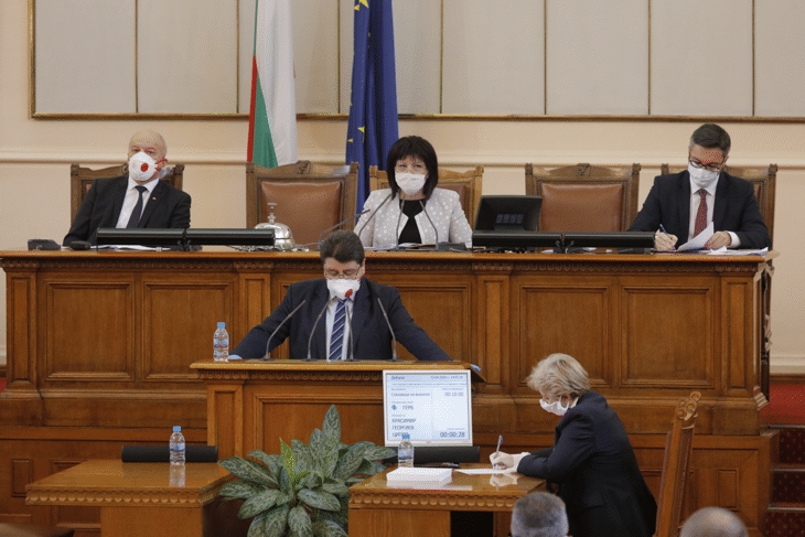 Народното събрание реши да удължи срока на извънредното положение заради разпространението на COVID-19 до 13 май
