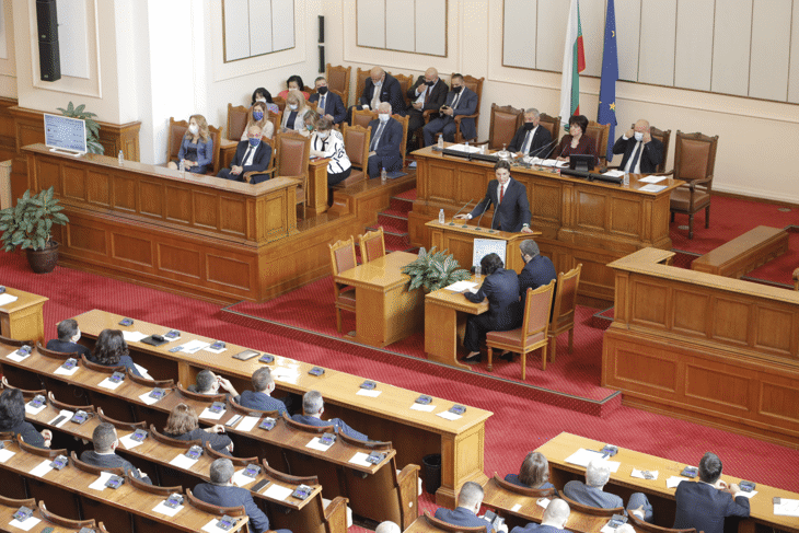 Парламентът ще гласува вота на недоверие към Министерския съвет утре на извънредно заседание от 11.30 часа