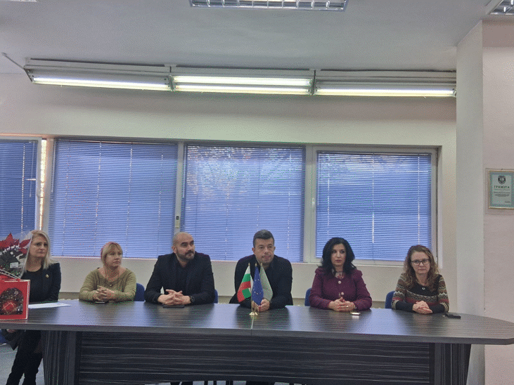 Прокурори от Окръжна и Районна прокуратура – Пловдив се срещнаха с ученици от 12 клас от профил „Обществени науки“ в СУ „Св. Климент Охридски“ в гр. Пловдив