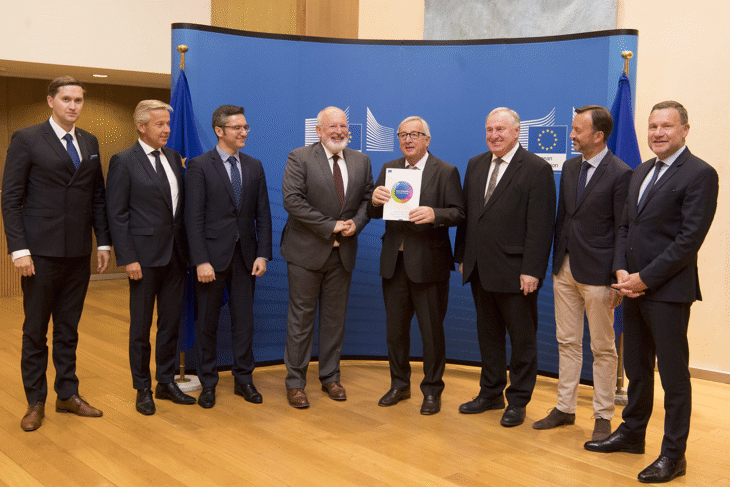 Работната група по субсидиарност и пропорционалност към Европейската комисия, в която участва председателят на Комисията по европейските въпроси Кристиан Вигенин, днес представи своя доклад с препоръки за подобряване на законодателния процес на всички нива в ЕС пред председателя Жан–Клод Юнкер