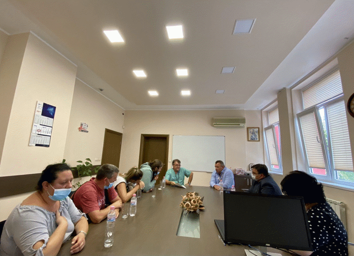 Близките на пострадалите деца се срещнаха с директора на "Пирогов"