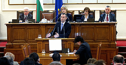 Парламентът изслуша министъра на външните работи Николай Младенов за решенията от заседанието на Европейския съвет от 8 и 9 декември 2011 г. в Брюксел