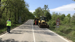 Асфалтира се участък от път I-1 Видин - Ружинци, в района на село Димово, включен в Плана за обезопасяване на трасетата с концентрация на ПТП