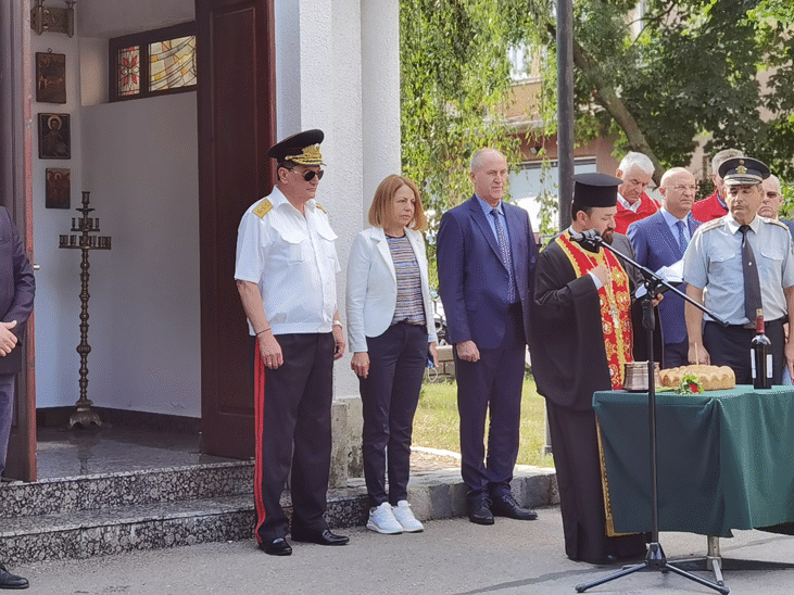 Фандъкова присъства на водосвета по повод Деня на Свети Илия и поздрави пожарникарите с празника