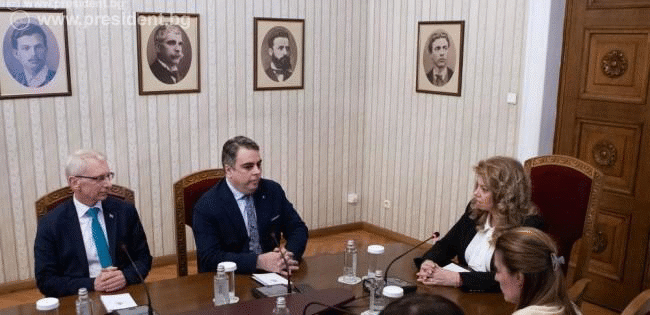 Илияна Йотова: Трябва да се отговори на очакването на хората България да спре да бъде държавата на изтеклите мандати
