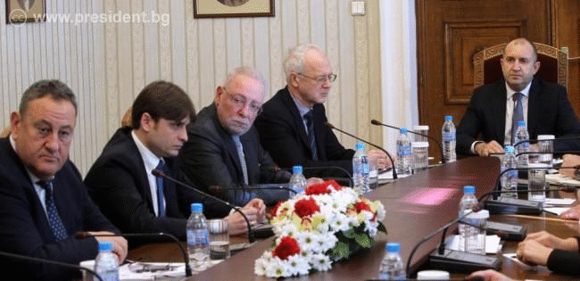 Президентът Румен Радев: Необходим е комплекс от мерки в подкрепа на „здравето“ на българската икономика и нейната жизнеспособност след коронавируса