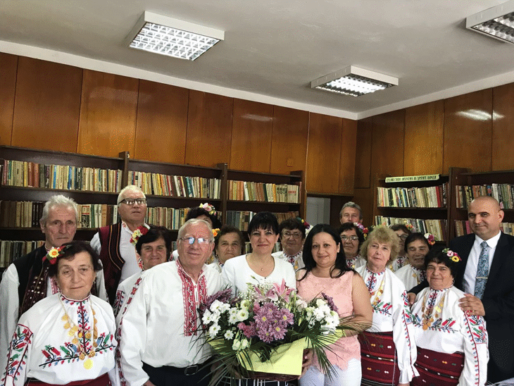 Само когато сме заедно и пазим традициите си, можем да оцелеем като нация, заяви председателят на Народното събрание Цвета Караянчева на среща със самодейци в с. Невша