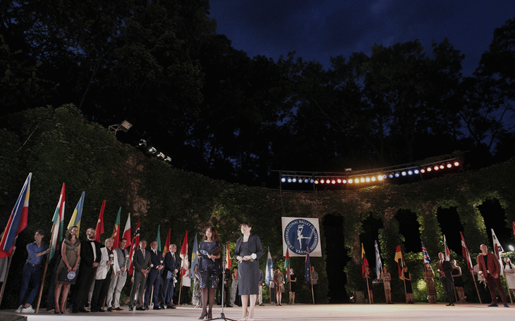 Председателят на Народното събрание Цвета Караянчева откри 28-ия Варненски международен балетен конкурс, който ще продължи до 30 юли 2018 г.