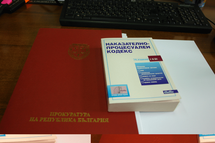 Районна прокуратура-Пловдив привлече като обвиняем и задържа мъж за неизпълнение на полицейско разпореждане и нанасяне на лека телесна повреда