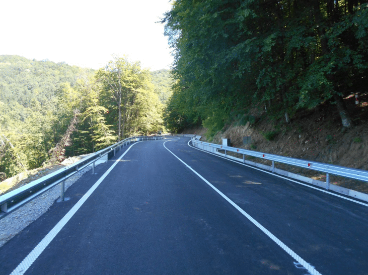 Възстановено е движението по път ІІІ-303 Михалци - Мусина в района на с. Михалци