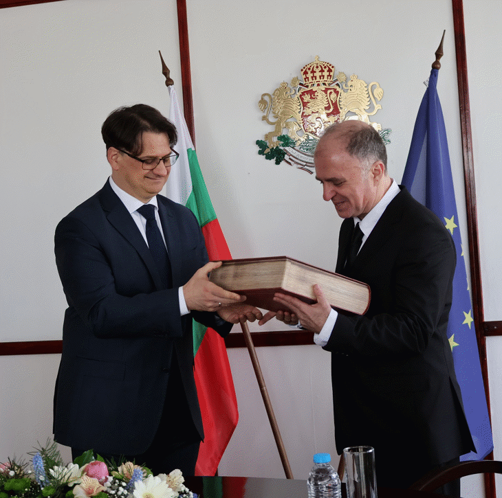 Новият Министър На Културата Найден Тодоров Официално Встъпи В Длъжност