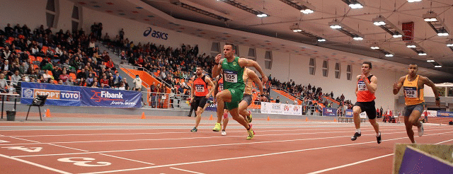 Министър Кралев връчи златния медал на Тихомир Иванов, който се завърна в сектора за скок на височина с 228 см