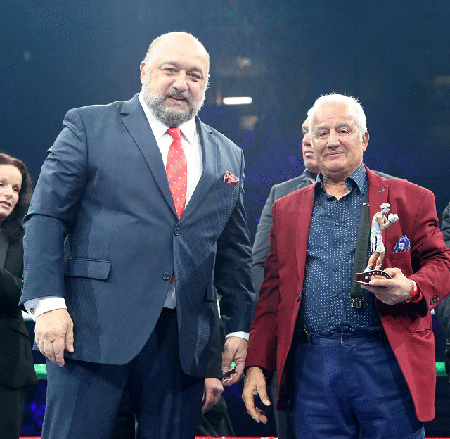 Министър Кралев награди заслужили боксьори и треньори преди мача на Пулев и Фюри