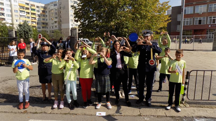 Ученици с открит урок по пътна безопасност и първа помощ в Европейския ден без загинали на пътя