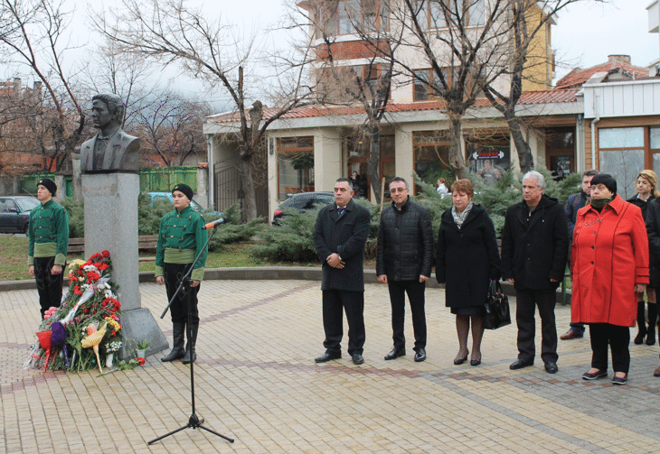 На Обществено Обсъждане В Сливен Бяха Дискутирани Програмите По Литература И История За Шест И Осми Клас