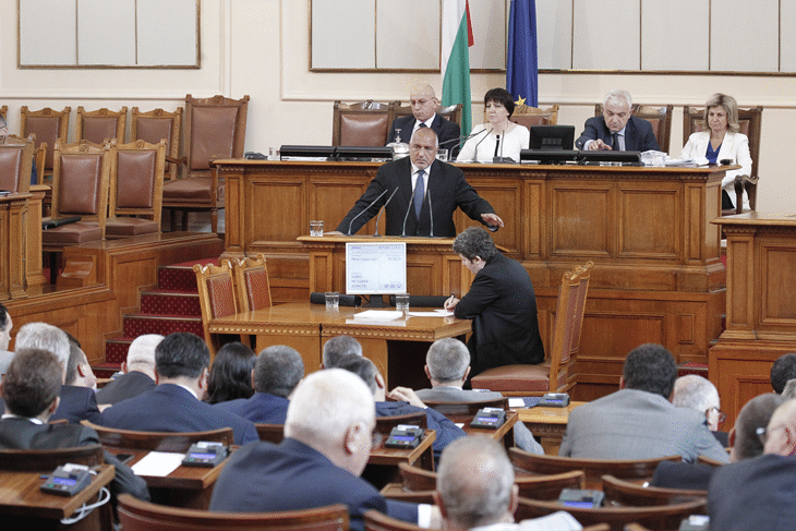 Парламентът задължи Министерския съвет да не подписва двустранни споразумение за обратно приемане на мигранти