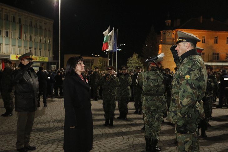 Председателят на Народното събрание Цвета Караянчева участва в Бяла в тържествата по случай 3-ти март и 142-та годишнина от Освобождението на града
