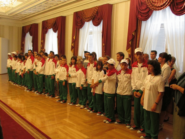 Президентът Плевнелиев и спортният министър Красен Кралев изпратиха атлетите от Спешъл Олимпикс за Световните летни игри в Лос Анджелис