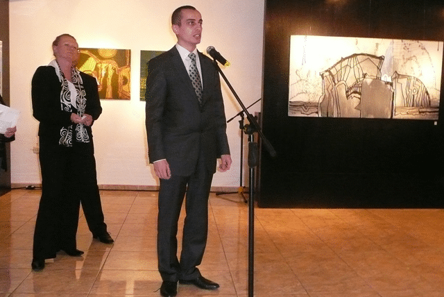 Зам.-Министърът На Културата Д-Р Тодор Чобанов И Посланикът На Норвегия У Нас Н. Пр. Г-Жа Тове Скарстейн Представиха В Галерия „Средец” Новия Брой На Списание „Европа 2001”