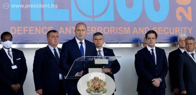 Президентът: Държавата трябва да бъде част от усилията на българската отбранителната индустрия за утвърждаването й на международните пазари
