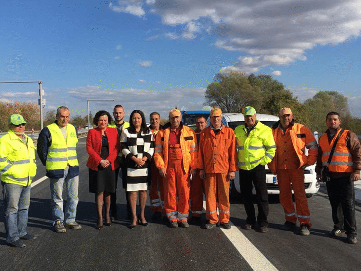 В присъствието на министрите Лиляна Павлова и Ивелина Василева бе пуснат за движение мостът над река Стряма по АМ „Тракия“