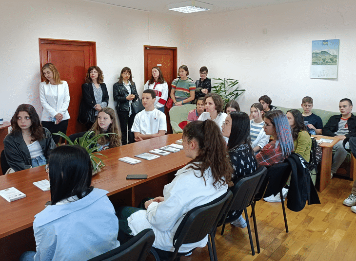 Наказателната отговорност на непълнолетни извършители на престъпления бе обсъдена между ученици и прокурори по време на инициативата „Ден на отворените врати“ на Районна прокуратура - Бургас