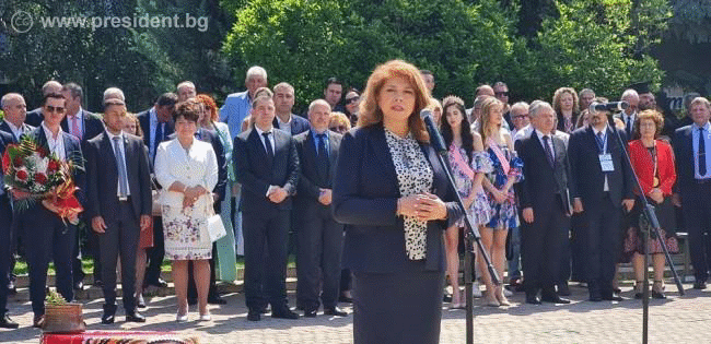 Вицепрезидентът в Казанлък: Българският народ не е разделен. Да не вярваме на тези, които проповядват разделението