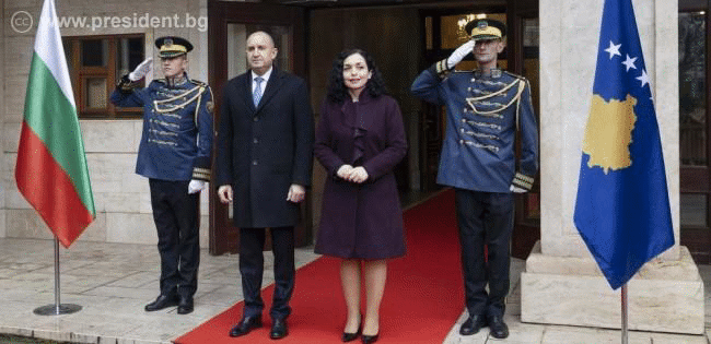 Държавният глава: България работи за последващо задълбочаване на икономическото и инвестиционно сътрудничество с Косово
