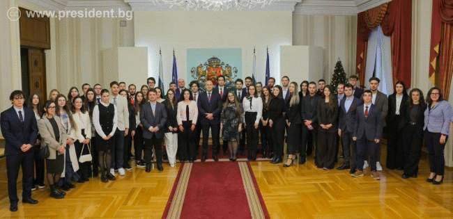 Румен Радев: Младите хора на България притежават чувство за достойнство и дълг, което заявиха смело и открито