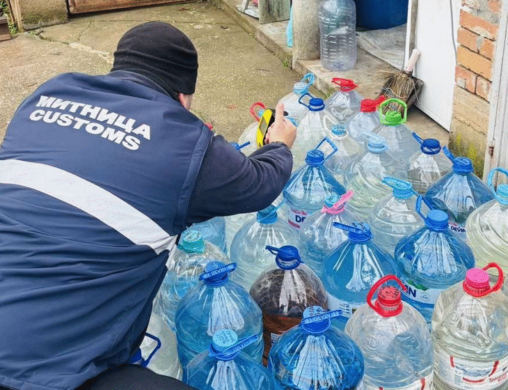 Митнически служители от ТД Митница Русе иззеха 380 литра нелегален алкохол