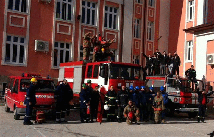 Доброволците в Белово получиха противопожарен автомобил